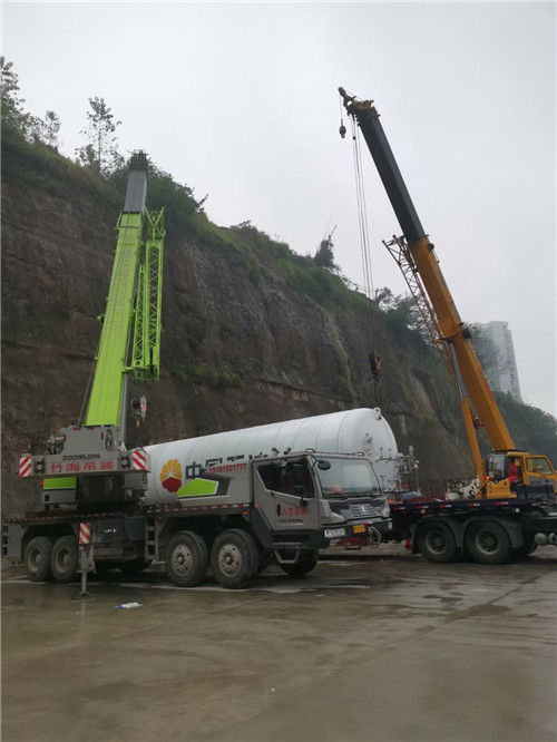 庄河市“不怕风雨冻”—— 吊车的 “恶劣环境适应” 技术